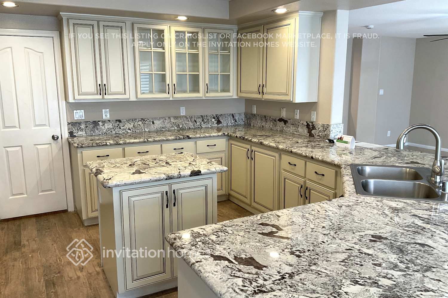 Building Photo - 8963 Hillsboro Creek Ct