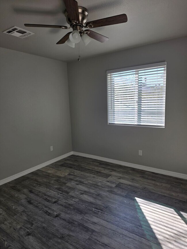 Building Photo - 2 Bed/1 Bath almost brand new in Central BHC