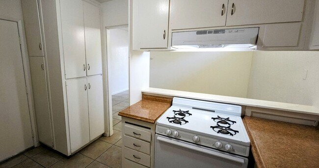 Building Photo - NO APPLICATION FEES (Section-8 Ok) 3-Bed A...