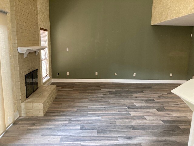 Building Photo - 7450 Holly Hill Dr