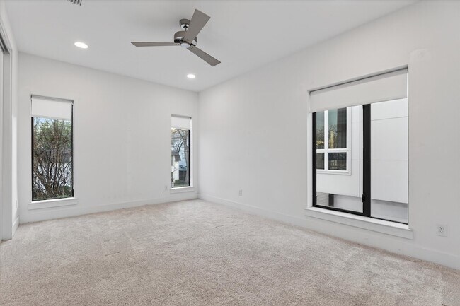 Building Photo - 4905 Camdale Ct
