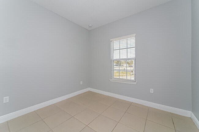 Building Photo - 532 Imperial Pl