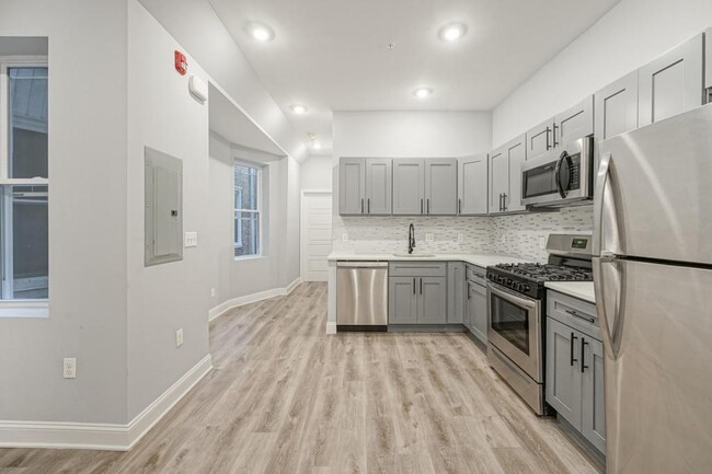 Building Photo - 1156 S 52nd St