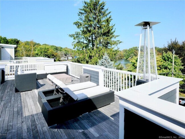 Building Photo - 1 Home Pl