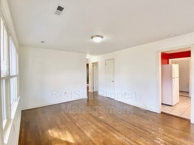 Building Photo - 17 Hoopes Rd