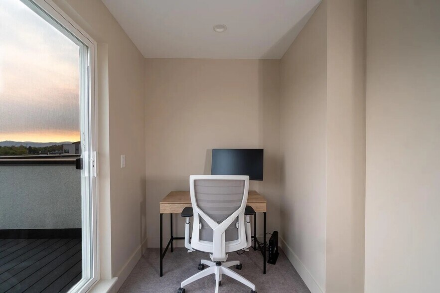 Third Floor DEN - Office Workspace - 4265 W 13th Ave