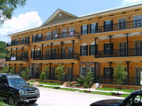 Building Photo - Jackson Square - Fully Furnished 2 Bedroom...