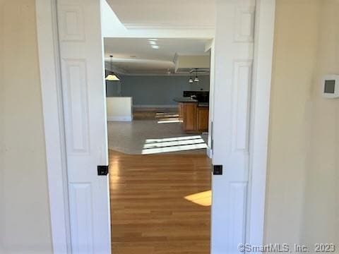 Building Photo - 462 Main St