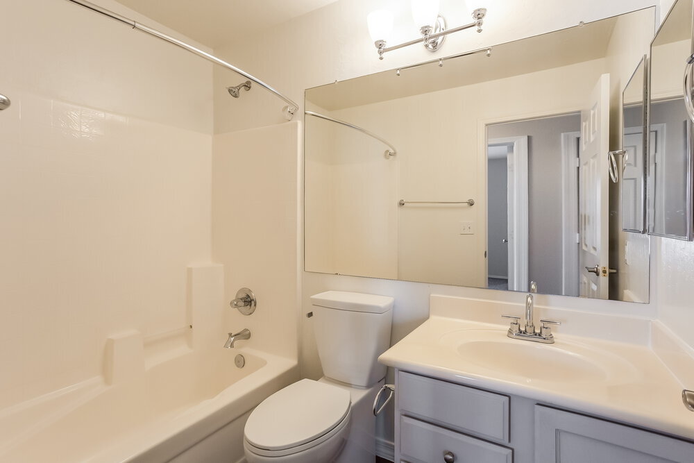 Building Photo - 867 E Morelos St