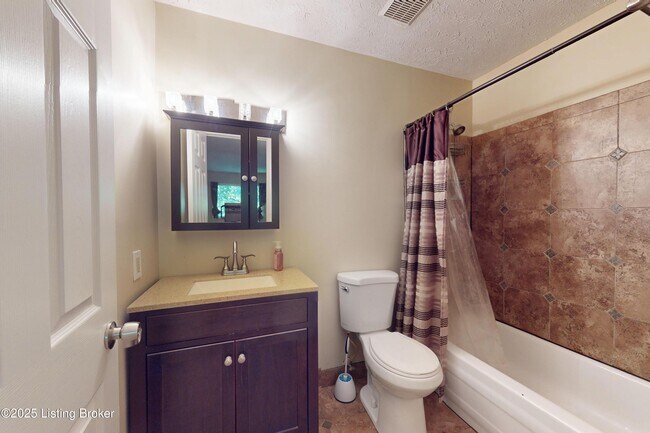 Building Photo - 7074 Wildwood Cir
