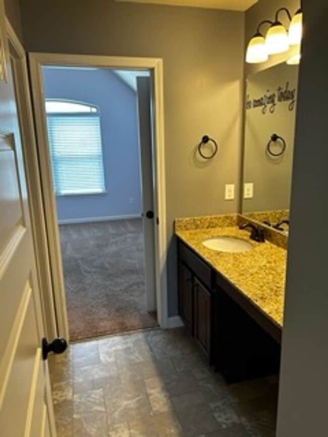 Building Photo - Spacious 5BR/4BA Home in Desirable Lexington Neighborhood – Bright Layout, Great Storage & Prime ...