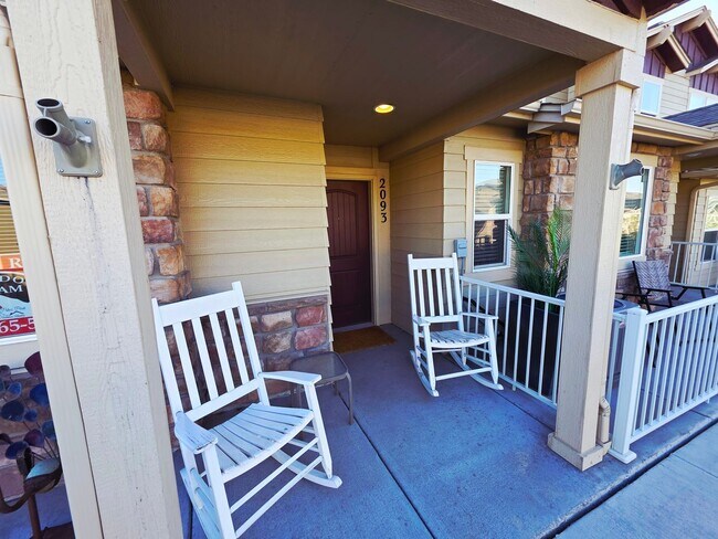 Building Photo - Charming 3 bedroom Townhome