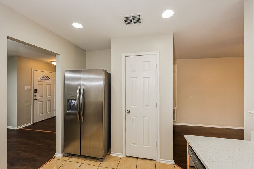 Building Photo - 9108 Penny Ln