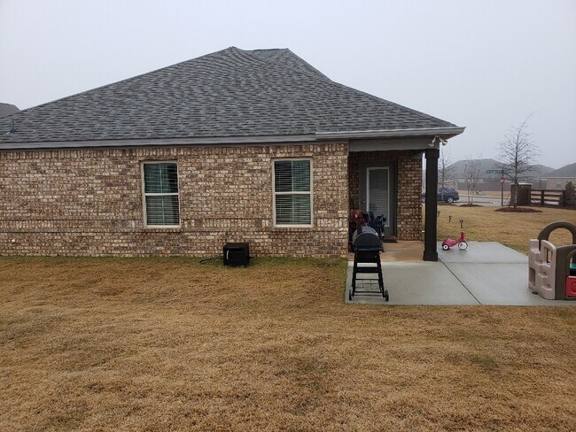 Building Photo - 972 Wheat Ridge Dr