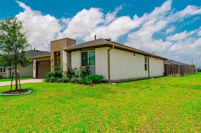 Building Photo - 28902 Yachting Pt Ct