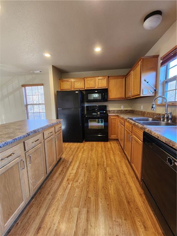 Building Photo - 2858 W Redstone Dr