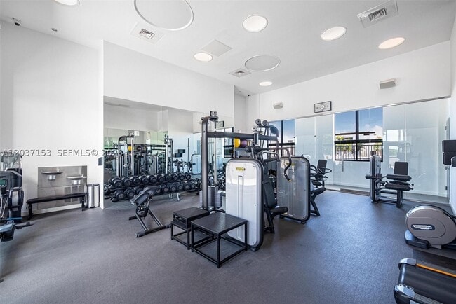 Building Photo - 1000 N Venetian Dr