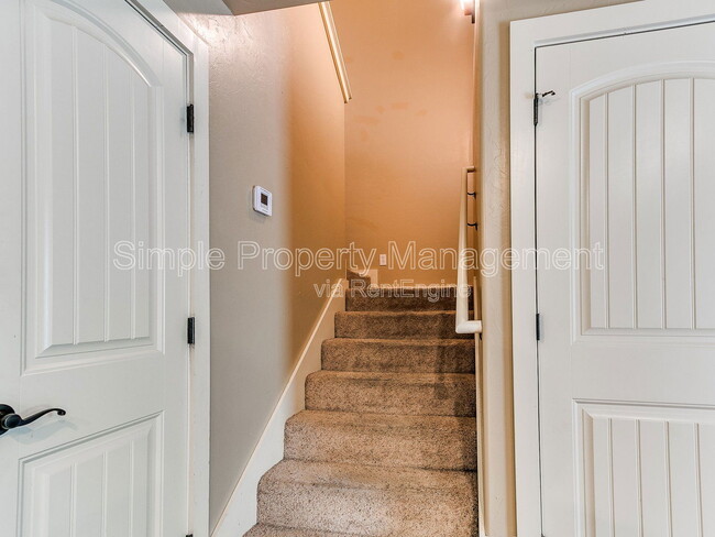 Building Photo - 2874 Muzzy St