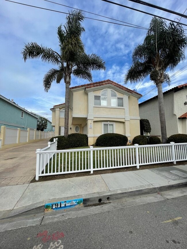 Building Photo - Beautiful Detached 4 bedroom, 2.5 Bath Tow...