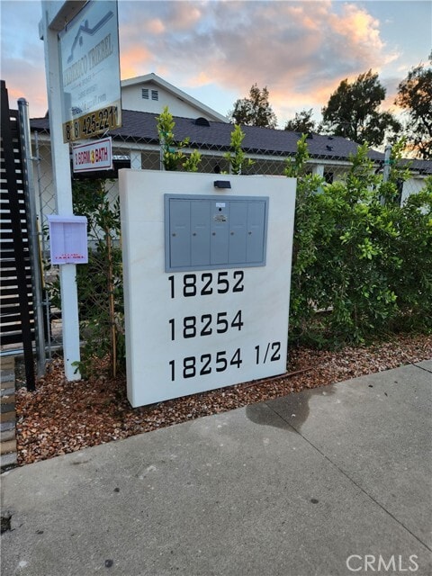 Building Photo - 18252 Saticoy St