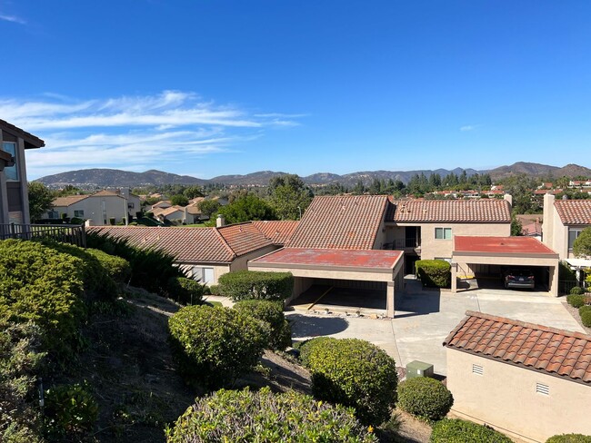 Building Photo - Oaks North Townhome with Views