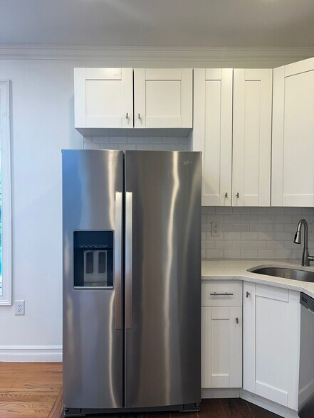 Building Photo - 373 Danforth Ave