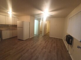 Building Photo - 2373 Williams Creek Rd