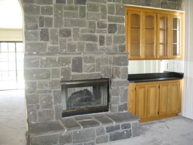 Building Photo - Single Story Three Bedroom Home