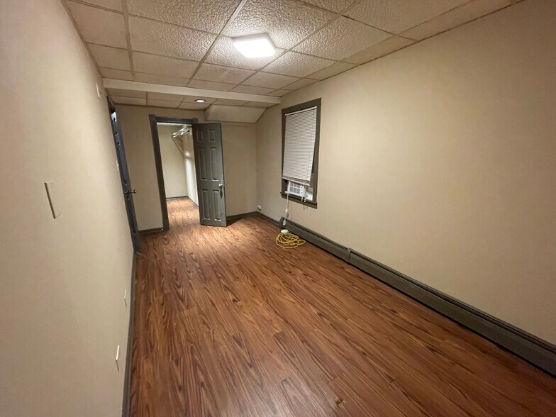 Primary Photo - 3450 W Le Moyne St