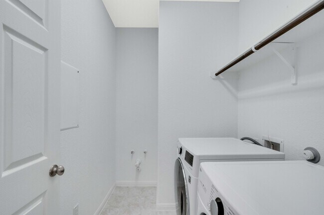 Building Photo - 17629 Shafer Dr