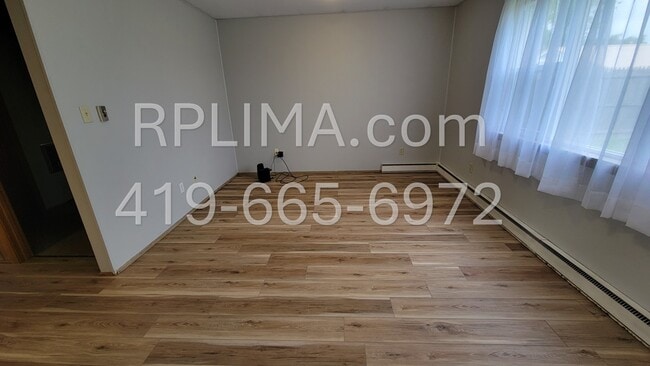 Building Photo - 2450 Sherwood Dr