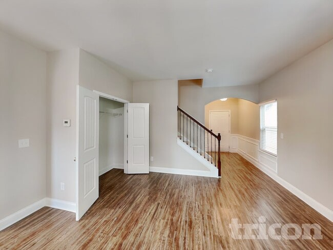 Building Photo - 120 Leland Ln