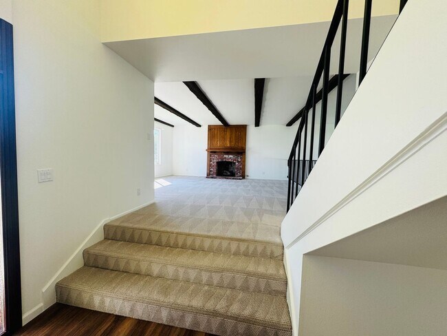 Building Photo - Ideal Multigenerational Home with Separate Downstairs Bedroom and Bath