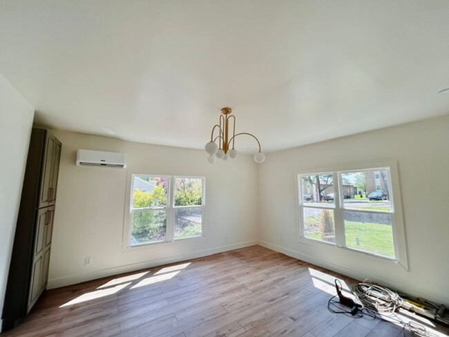 Building Photo - Knoxville 37920 - 1 bedroom, 1 bath unit o...