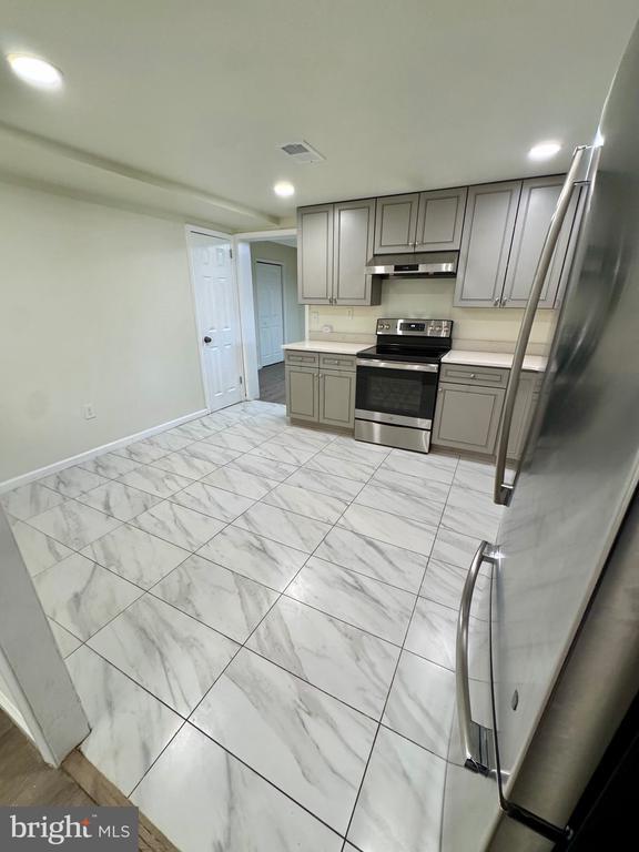 Building Photo - 1040 Springhill Way