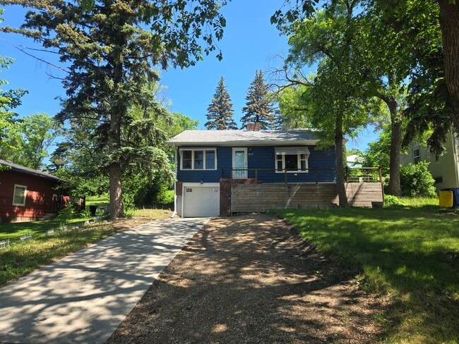 Building Photo - 917 2nd Pl NE