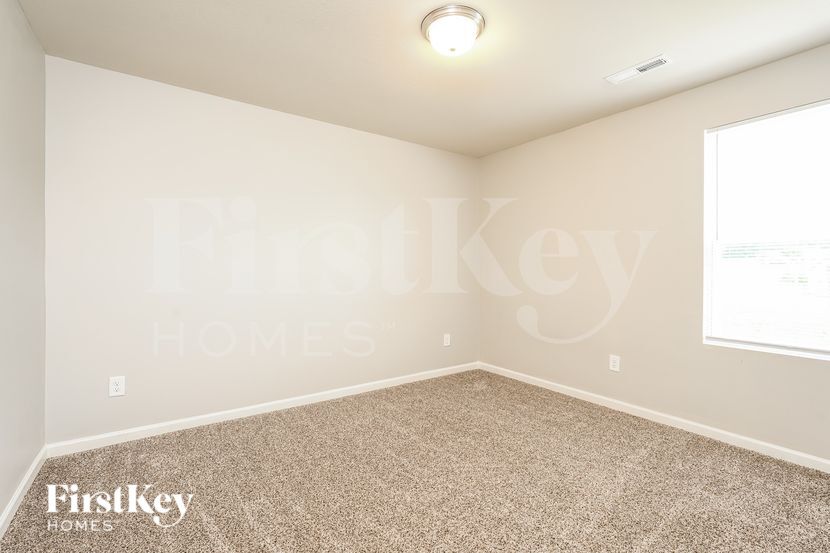 Building Photo - 108 Bedrock Ct