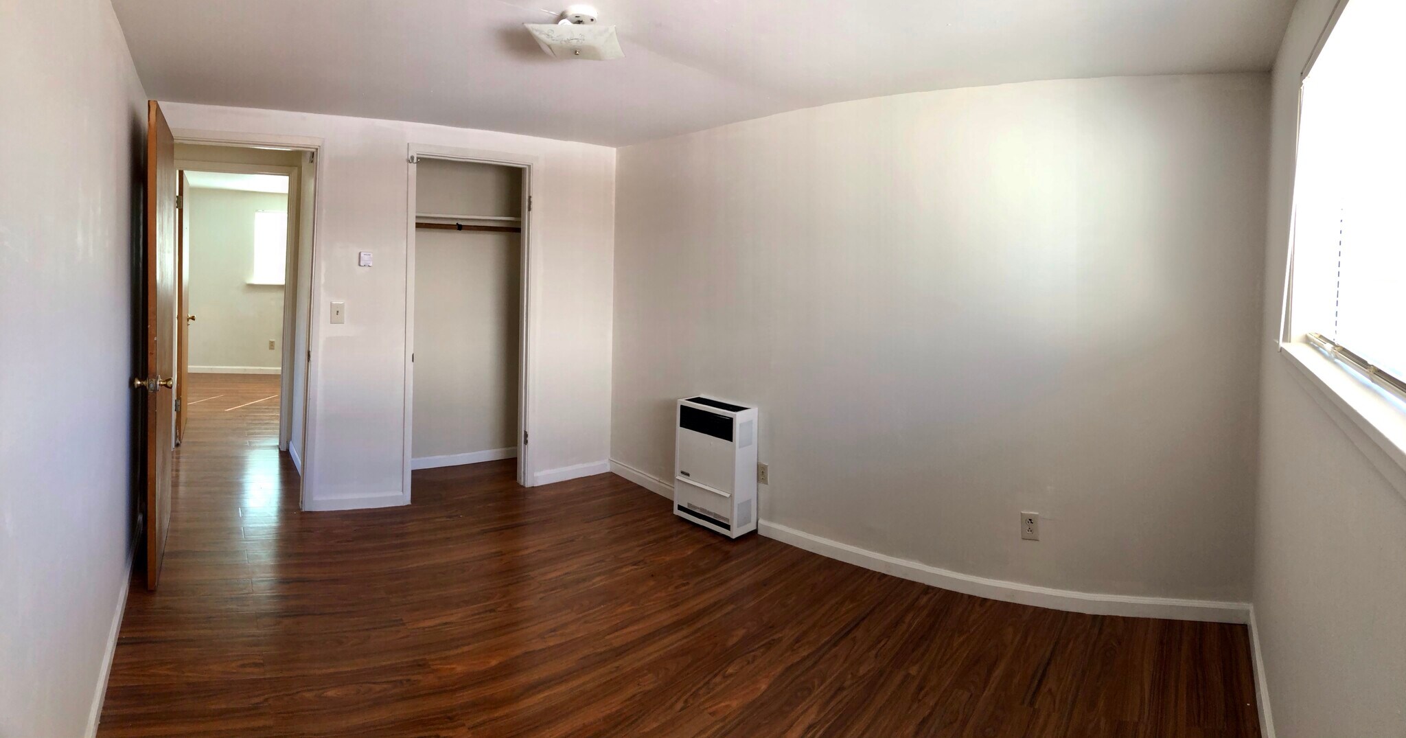 Building Photo - 562 Van Buren St
