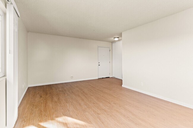 Building Photo - Utilities Included! Hayward 2-Bedroom with On-Site Laundry, Parking & Brand New Floors