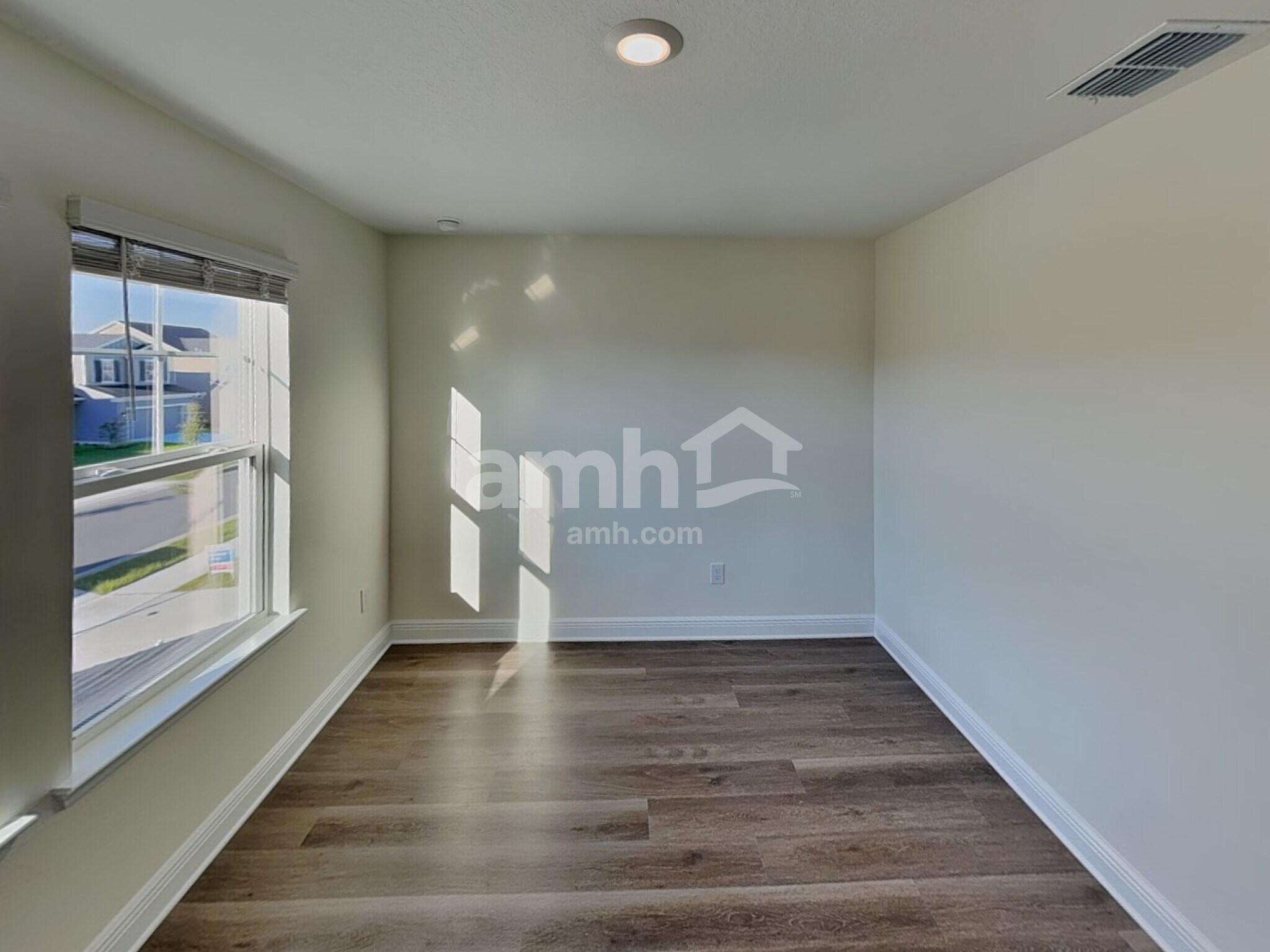 Building Photo - 5994 Sycamore Pl St