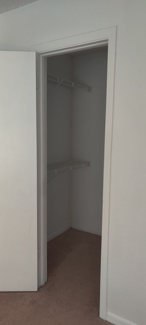 Building Photo - Lexington Place - 1615