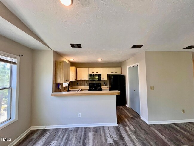 Building Photo - 1006 Wood Creek Dr