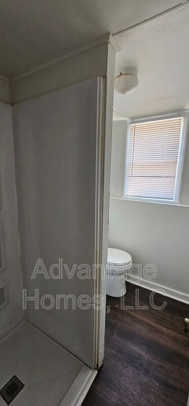 Building Photo - 1015 N Scott Ave