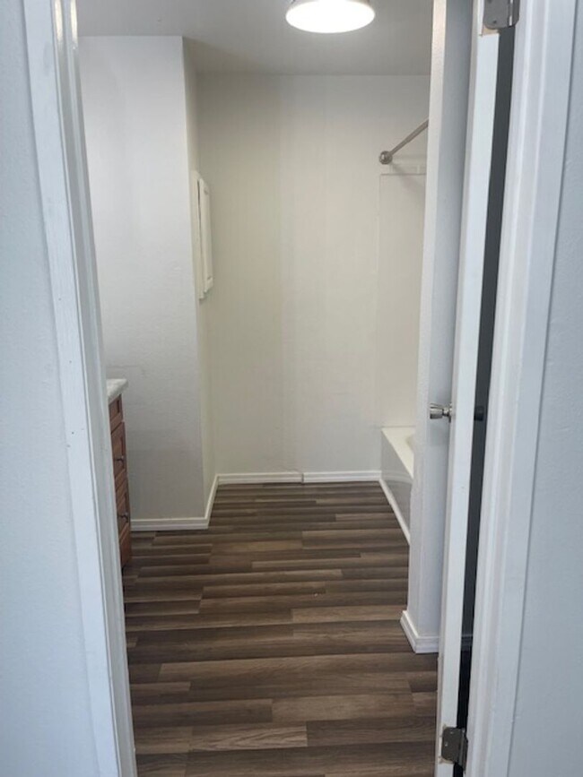 Building Photo - 3 Bed, 2 1/2 Bath Apartment w/garage in duplex in Auburn, WA, $2,750/mo.