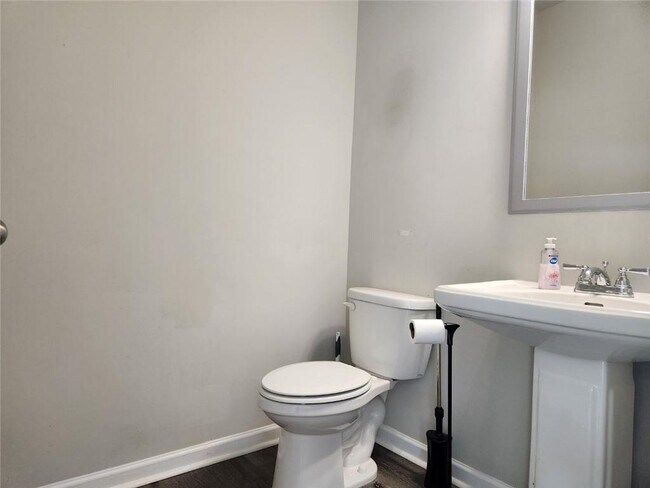 Building Photo - 101 McGinnis Cir