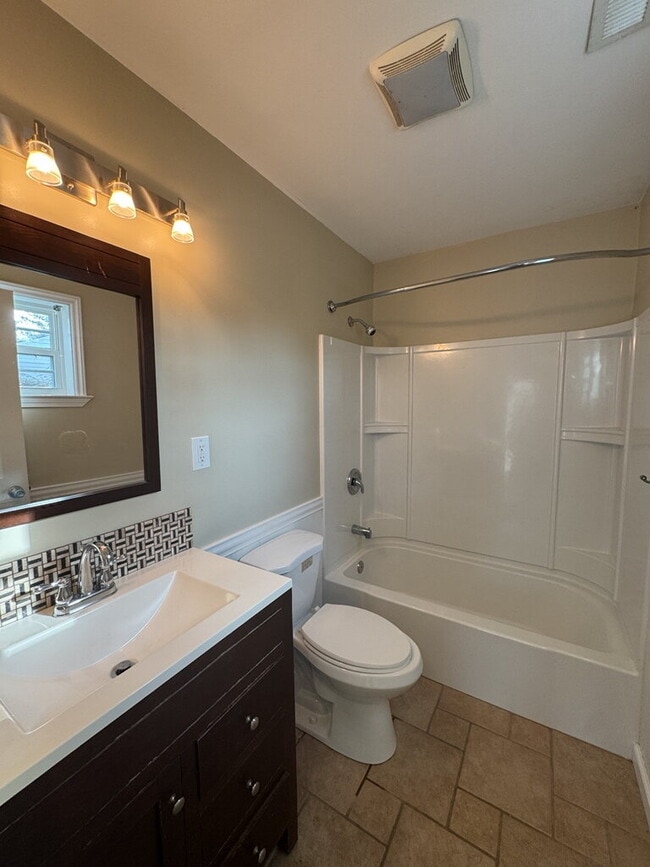 Building Photo - 503 Nelson Dr