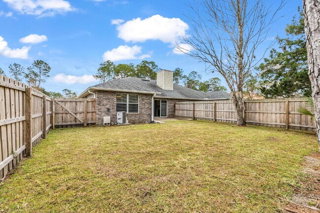 Building Photo - "Spacious 3-Bedroom Home with 2 Full Baths in the Heart of Palm Coast!"