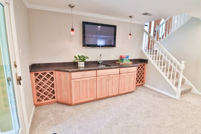 Building Photo - 9633 Cinnamon Creek Dr
