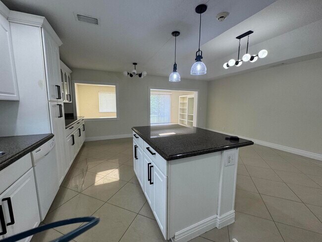 Building Photo - 20844 Concord Green Dr W