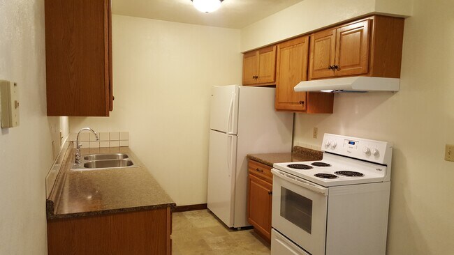 Building Photo - 2315 Jebens Ave